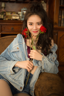 公孙离去所有衣服